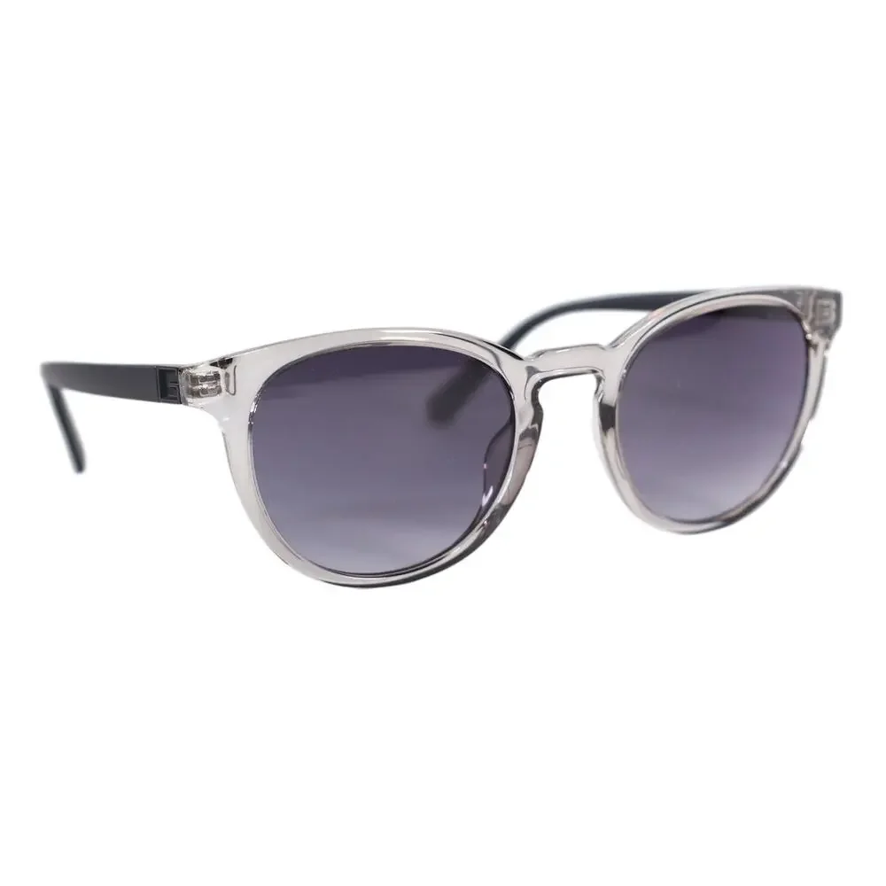 GUESS Round Sunglasses – Transparent Grey / Grey Gradient – Matte Black Arms–NWT